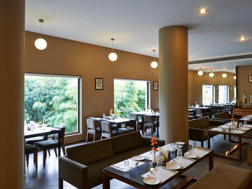 คลับ มหินทรา คอร์เบต Hotel Dhikuli ภายนอก รูปภาพ